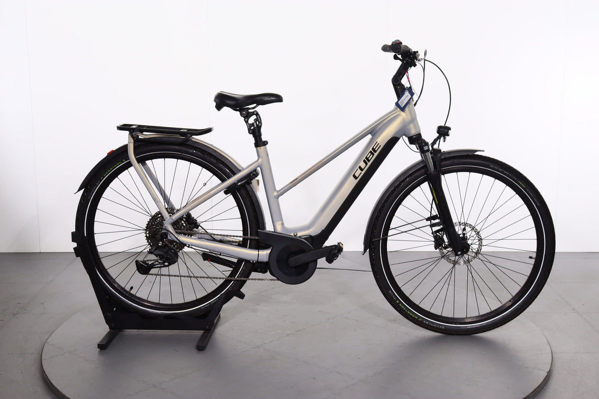 Cube Touring Hybrid Pro 2024
