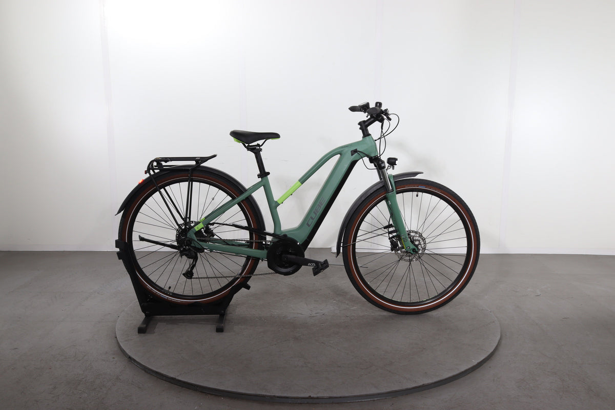 Cube Touring Hybrid One 2022