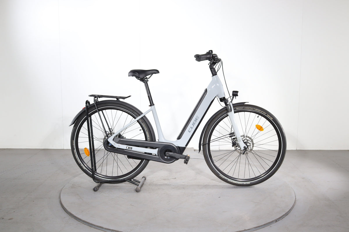 Cube Supreme Hybrid One 400 2023