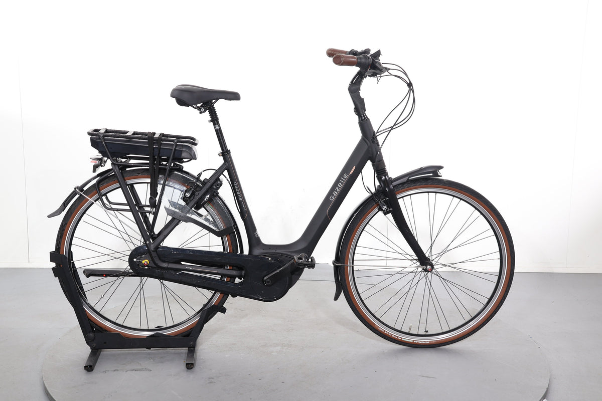 Gazelle Orange C8 HMB 2022