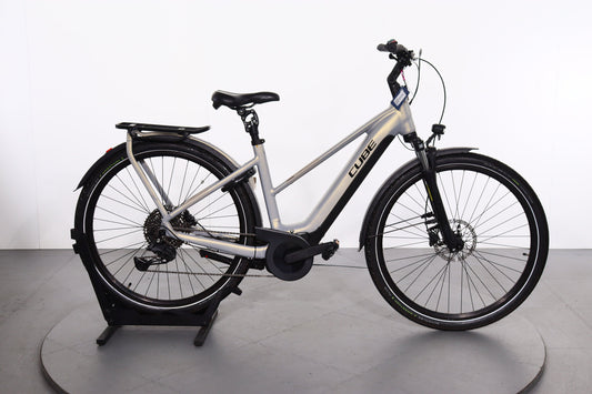 Cube Touring Hybrid Pro 2024