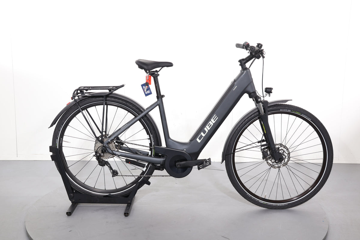 Cube Touring Hybrid One 625 2023