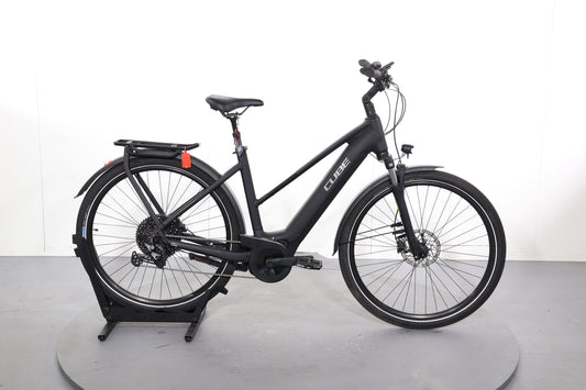 Cube Touring Hybrid Pro 625 2023